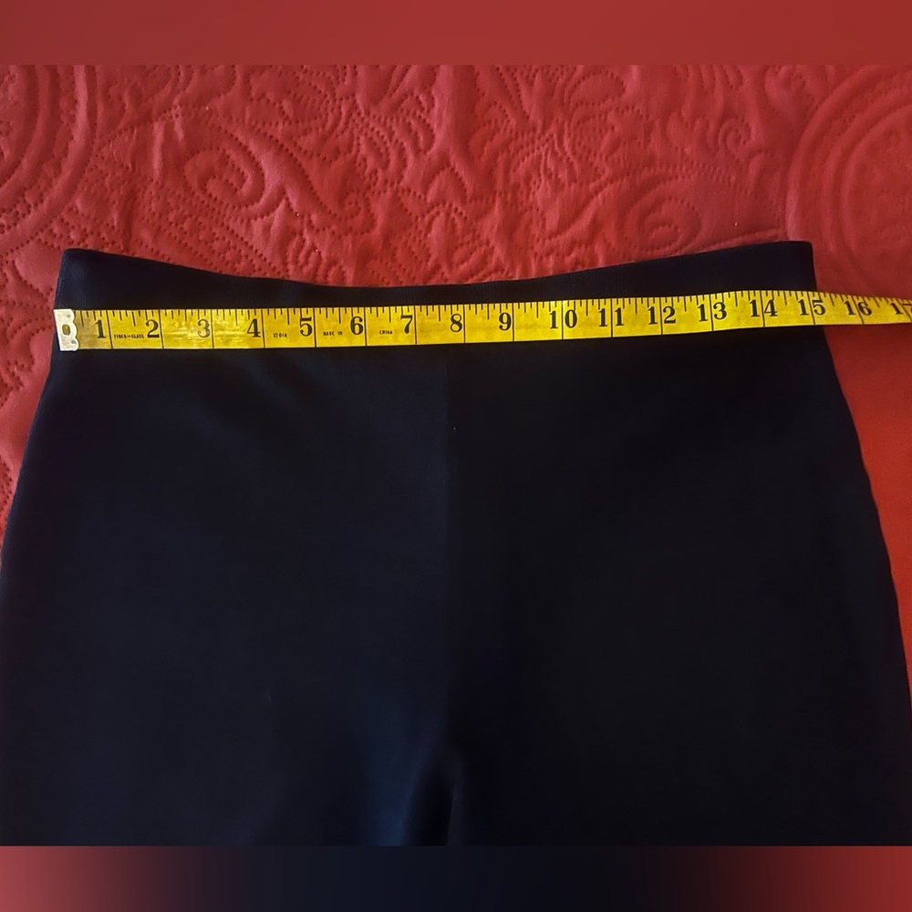 Vintage St John Evening Elegant Black Santana Knit Ankle Cropped Pants, Size 6 - Picture 8 of 12
